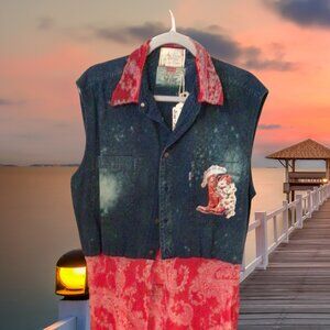 Levi’s Vest with long skirt. Size XL ladies. Armpit to armpit is 24 inches. Le